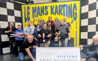 Inklusives Kartrennen: Menschen mit Beeinträchtigung geben Gas